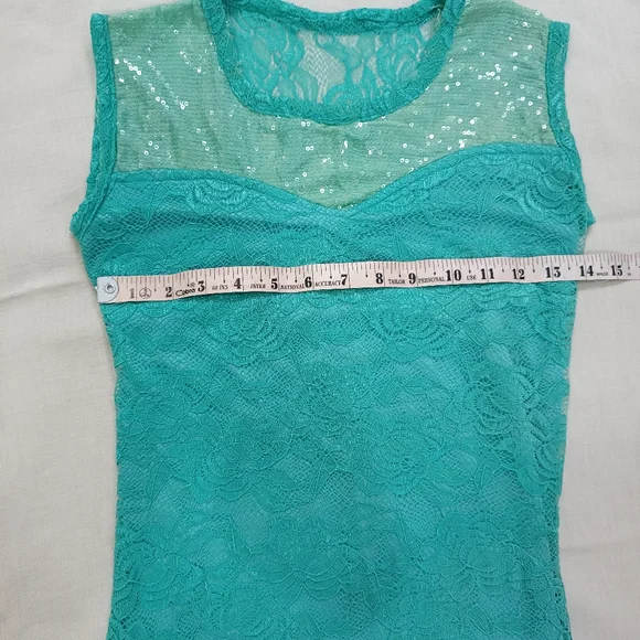 Long bodycon lace dress - Picture 13 of 14